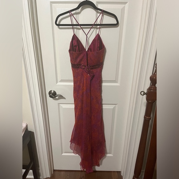 Flowy beaded formal dress - Picture 2 of 4